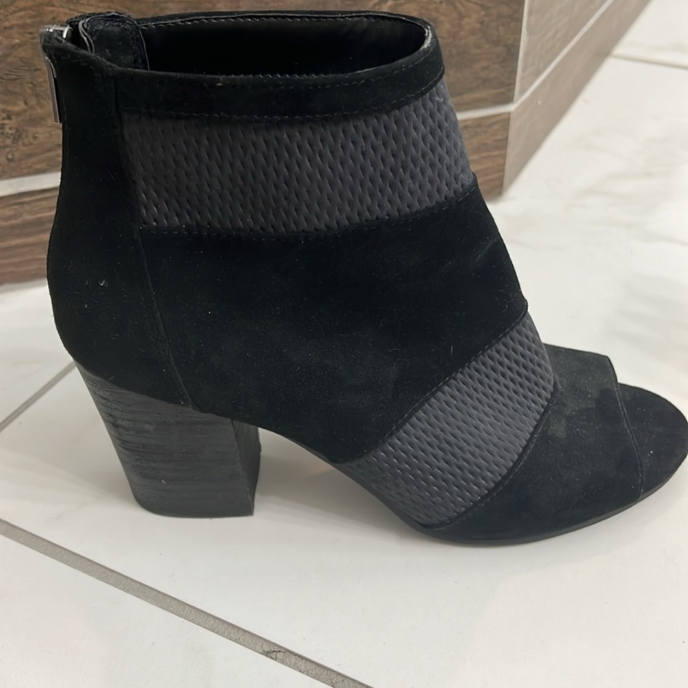 Reba Size 8 Black Booties With Open Toe - image 4